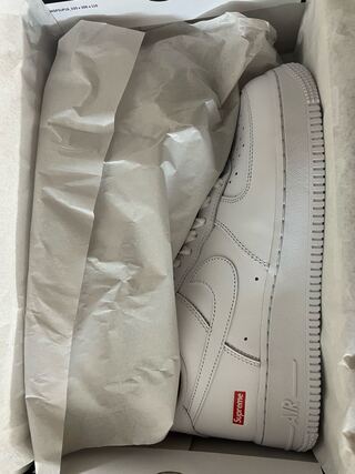 シュプリーム × ナイキ エアフォース1 ロー "ホワイト" 25.5cm