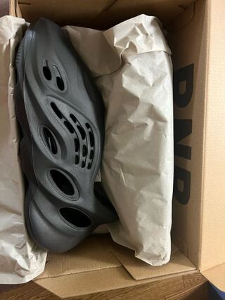 アディダス イージー フォーム ランナー "オニキス" 28.5cm