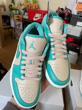 ナイキ ウィメンズ エアジョーダン 1 ロー "ティールグリーン" DC0774-131 23cm