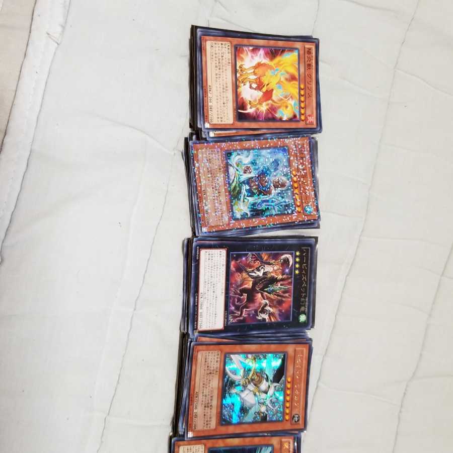 炎水風地光闇属性カード＋魔罠カード付き 1枚の通販 698338494