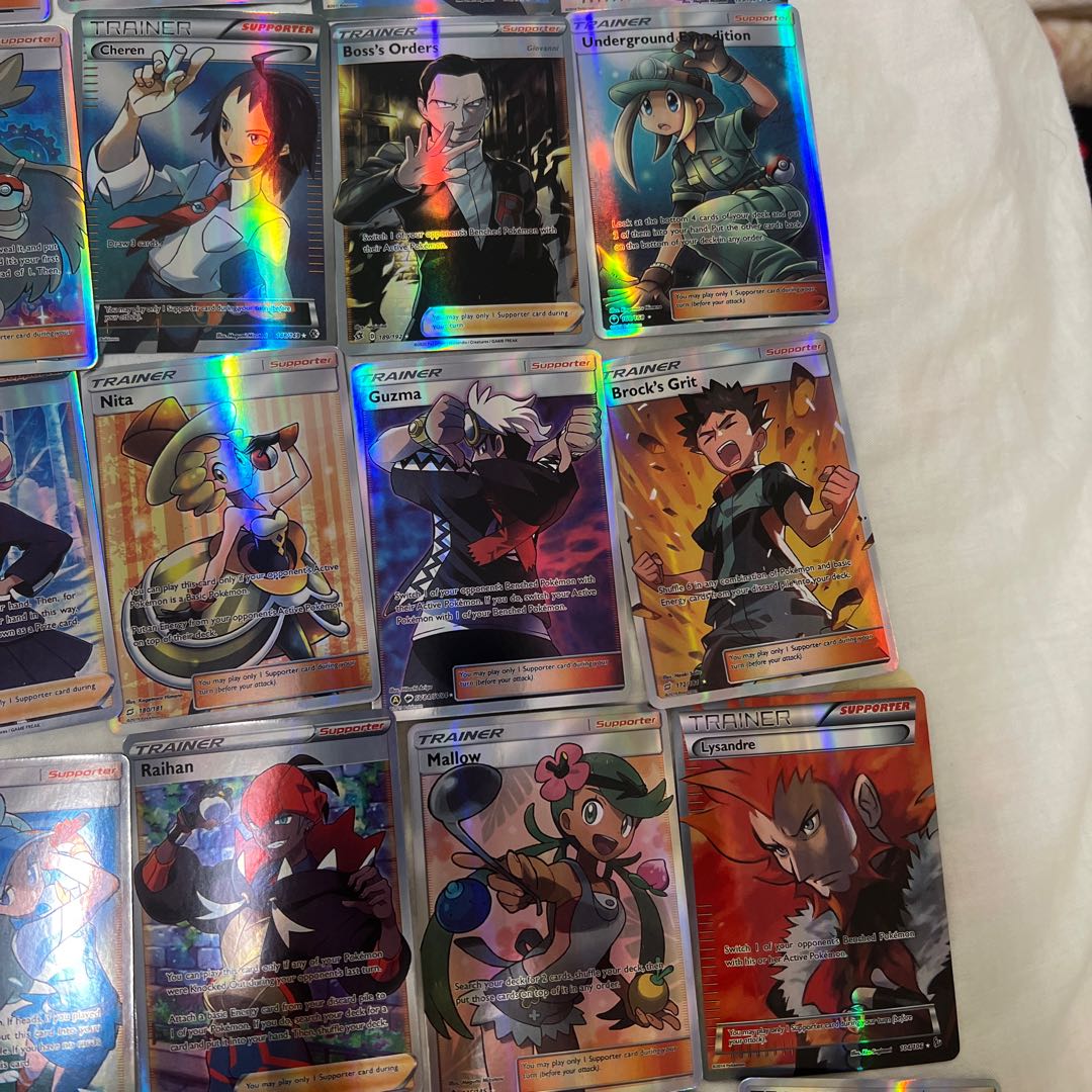 100 Pokémon cards in English