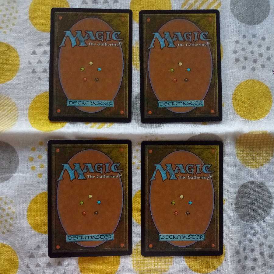 Otherworldly Gaze 4-piece set