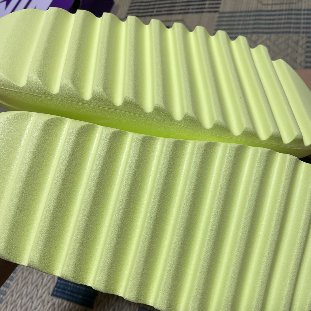 30.5 YEEZY SLIDE 30.5cm