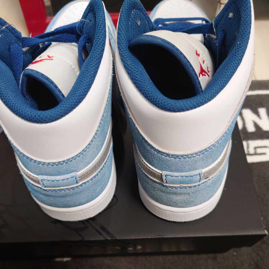 Air Jordan 1 mid University Snubbull 27cm