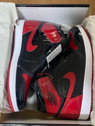 ナイキ エアジョーダン1 レトロ ハイ Og "ブレッド パテント" ブラック/ホワイトバーシティ レッド 555088-063 28.5cm