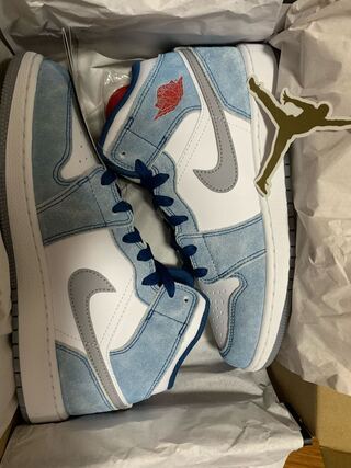 ナイキ GS エアジョーダン1 ミッド "ホワイト/ユニバーシティーブルー/グレー" 24cm