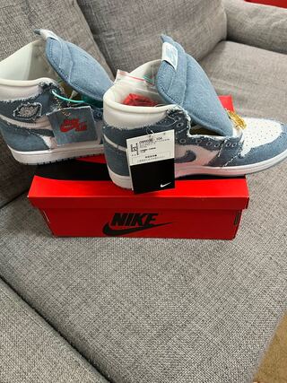 ナイキ ウィメンズ エアジョーダン 1 レトロ ハイ Og "デニム" ホワイト/ワーン ブルーメタリック ゴールド DM9036-104 26cm