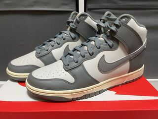 ナイキ ダンク ハイ レトロ Se ヴィンテージ ライトボーン/タンブルグレー DM0582-001 27cm