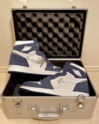 ジョーダン1 ミッドナイトネイビー ブリーフケース付き 27.5cm