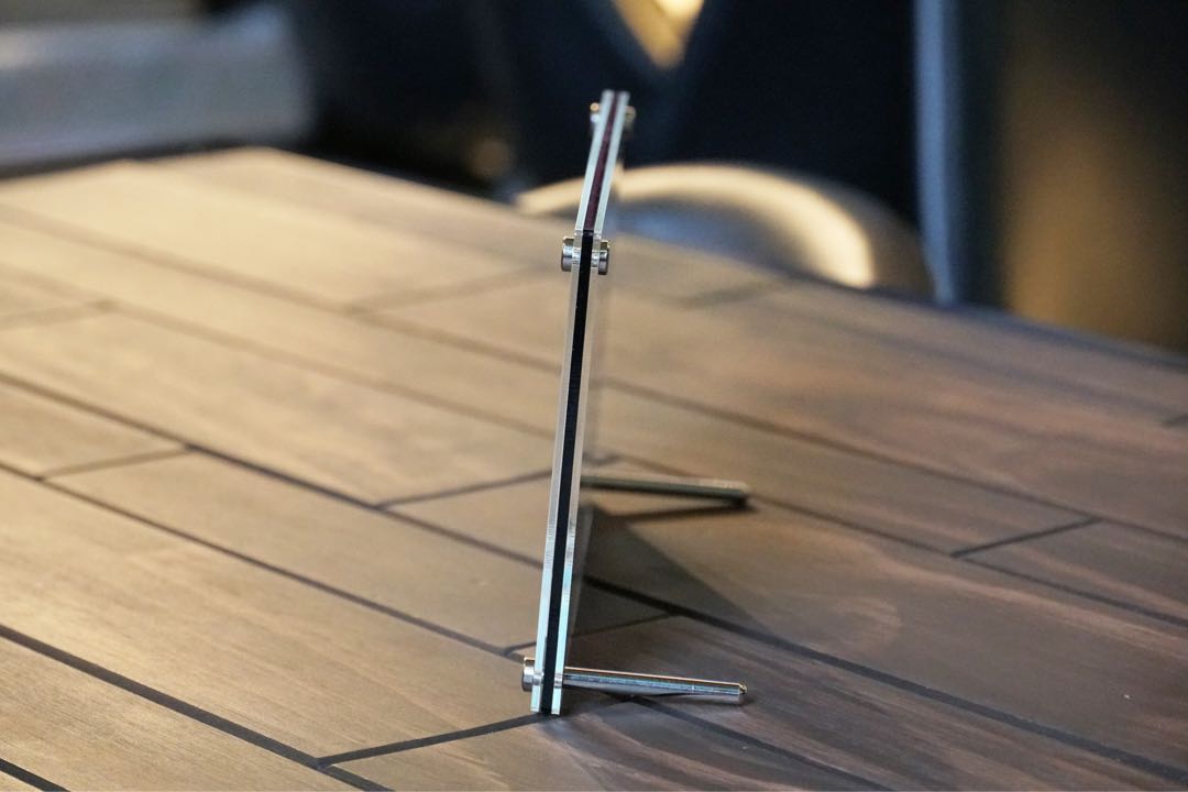 Black type 3-strand acrylic frame [UV cut 97%].