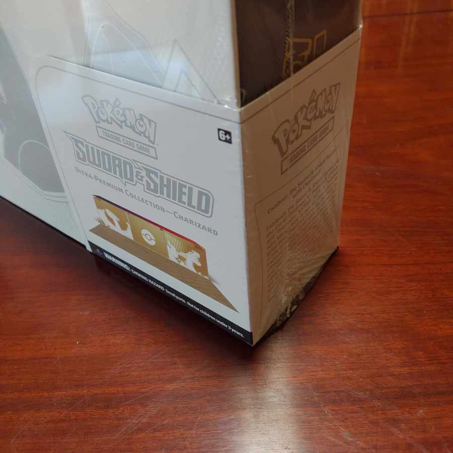 Ultra Premium Collection Charizard Pokémon Cards English Version