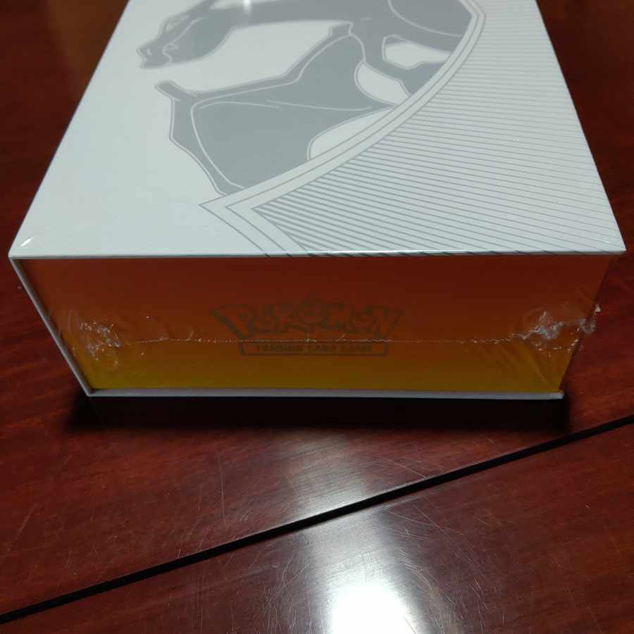 Ultra Premium Collection Charizard Pokémon Cards English Version