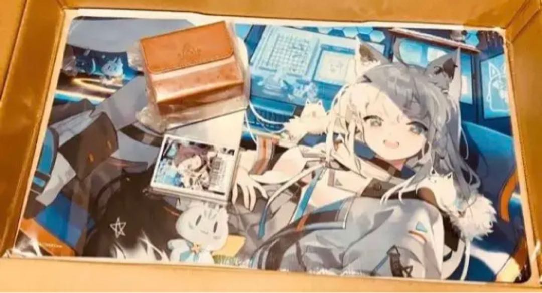 ホロライブ 白上フブキ 活動4周年記念 ラバーマット&カードスリーブ ホロライブ 白上フブキ 活動4周年記念 ラバーマット デスク
