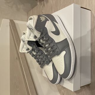 ナイキ ウィメンズ エアジョーダン1 ミッド "グレー/セイル/ステルス/ホワイト" BQ6472-115 29cm