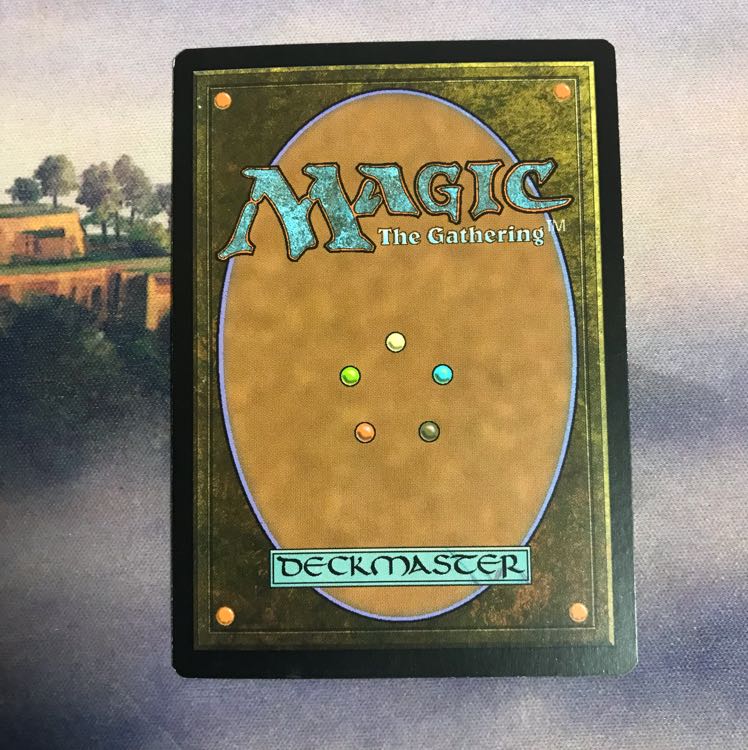 サイクロンの裂け目