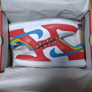 レブロン ジェームズ × ナイキ ダンクロー QS "フルーティペブルス" ハバネロレッド/ダークサルファー/レーザーブルー DH8009-600 27.5cm