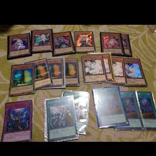 Yu-Gi-Oh! Selling a bunch of handbills Provoke and stuff.