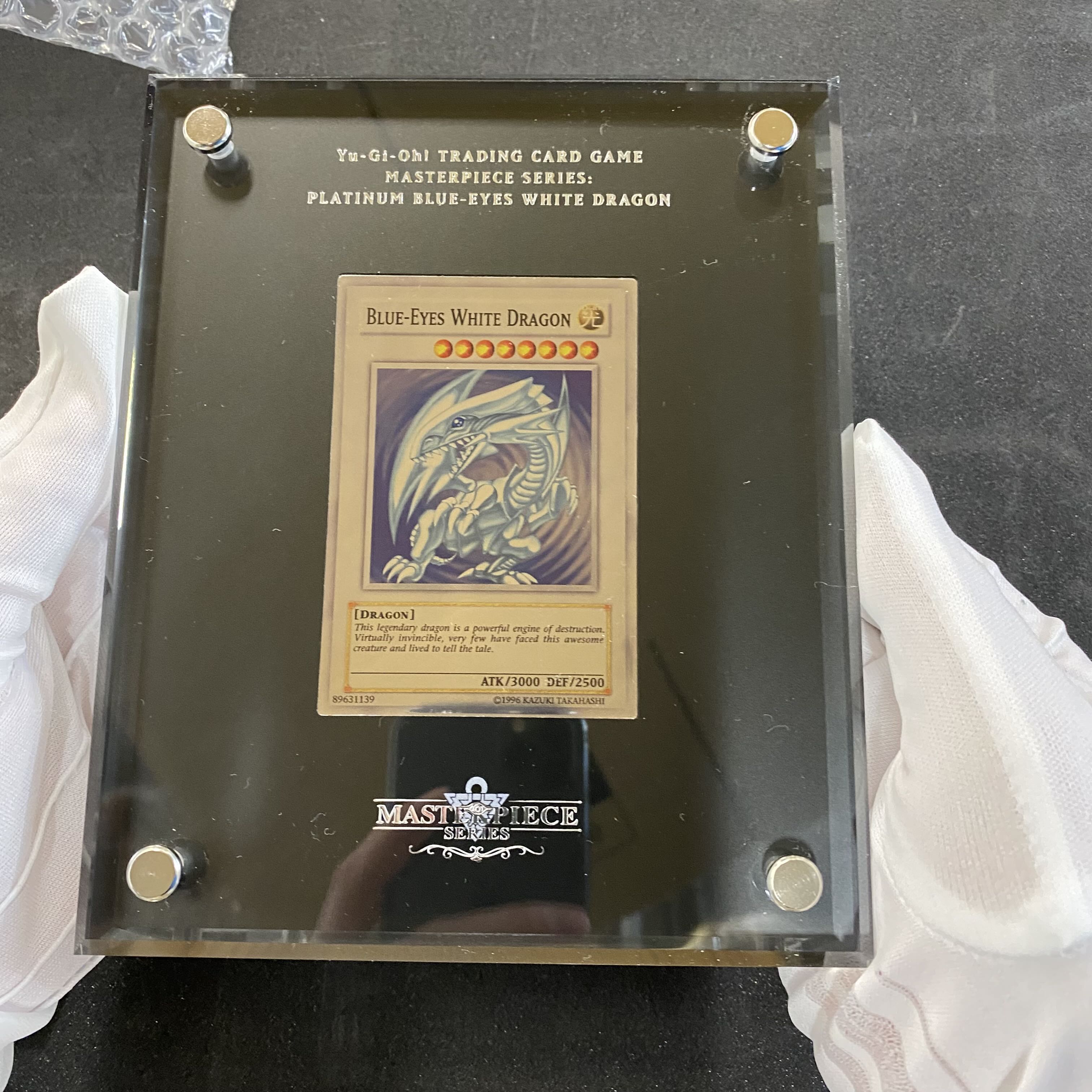 プラチナ 青眼の白龍 英語版/Platinum Blue-Eyes White Dragon (証明書付き) シリアルナンバーNo.082US