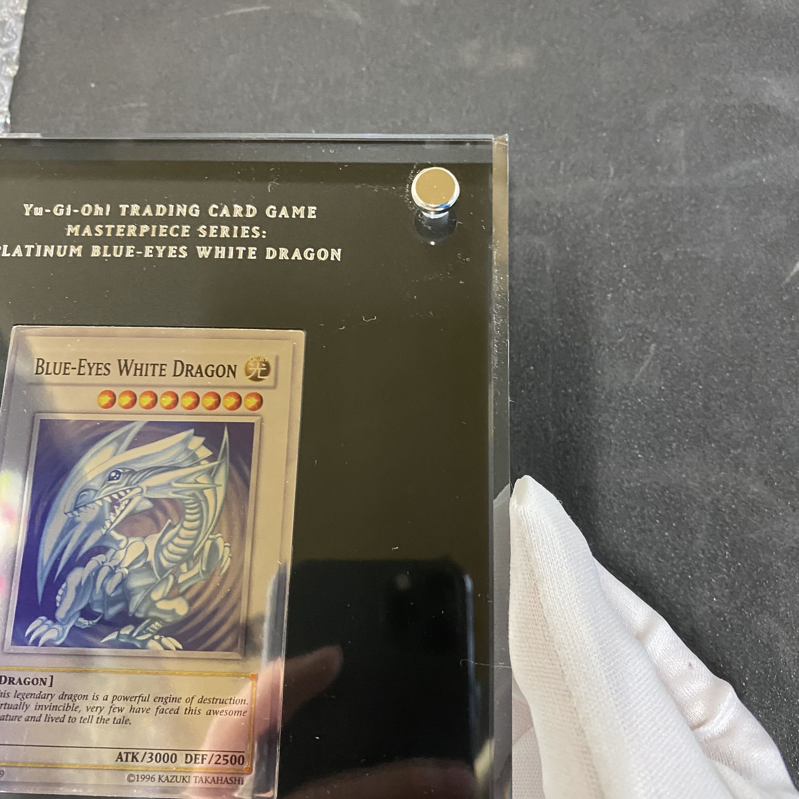 プラチナ 青眼の白龍 英語版/Platinum Blue-Eyes White Dragon (証明書付き) シリアルナンバーNo.082US