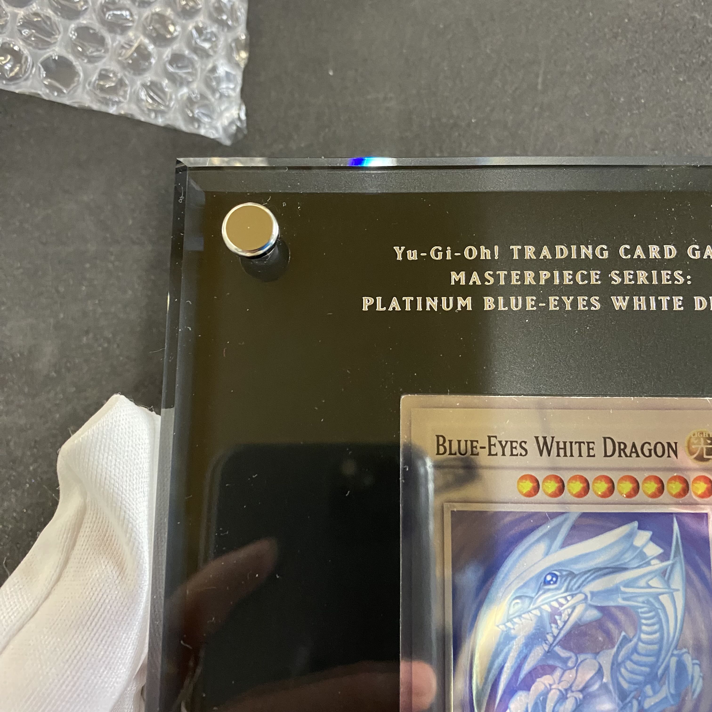 プラチナ 青眼の白龍 英語版/Platinum Blue-Eyes White Dragon (証明書付き) シリアルナンバーNo.082US