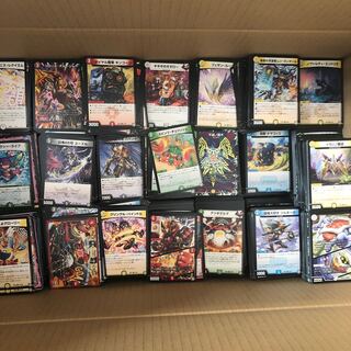 大量のノーマルカード