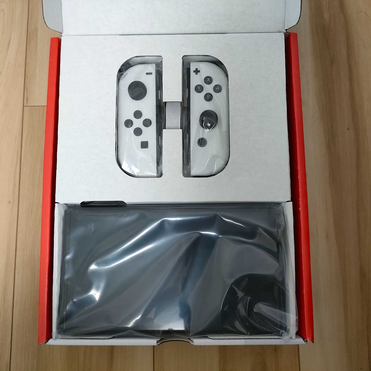 Nintendo Switch OLED + Pokémon SV Scarlet