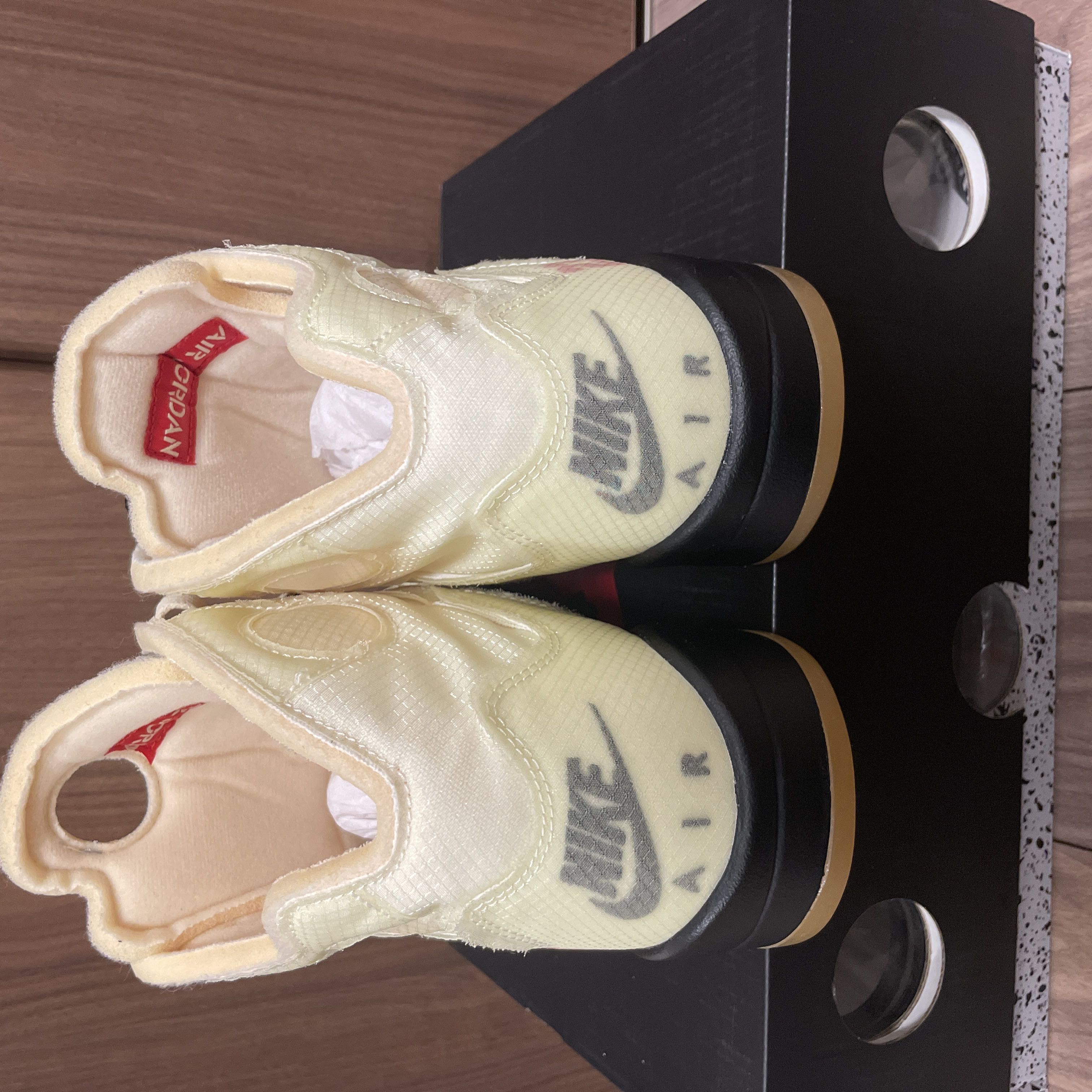 オフホワイト × ナイキ エアジョーダン 5レトロ Sp セイル/モスリンホワイトブラック CV9388-100 28cm