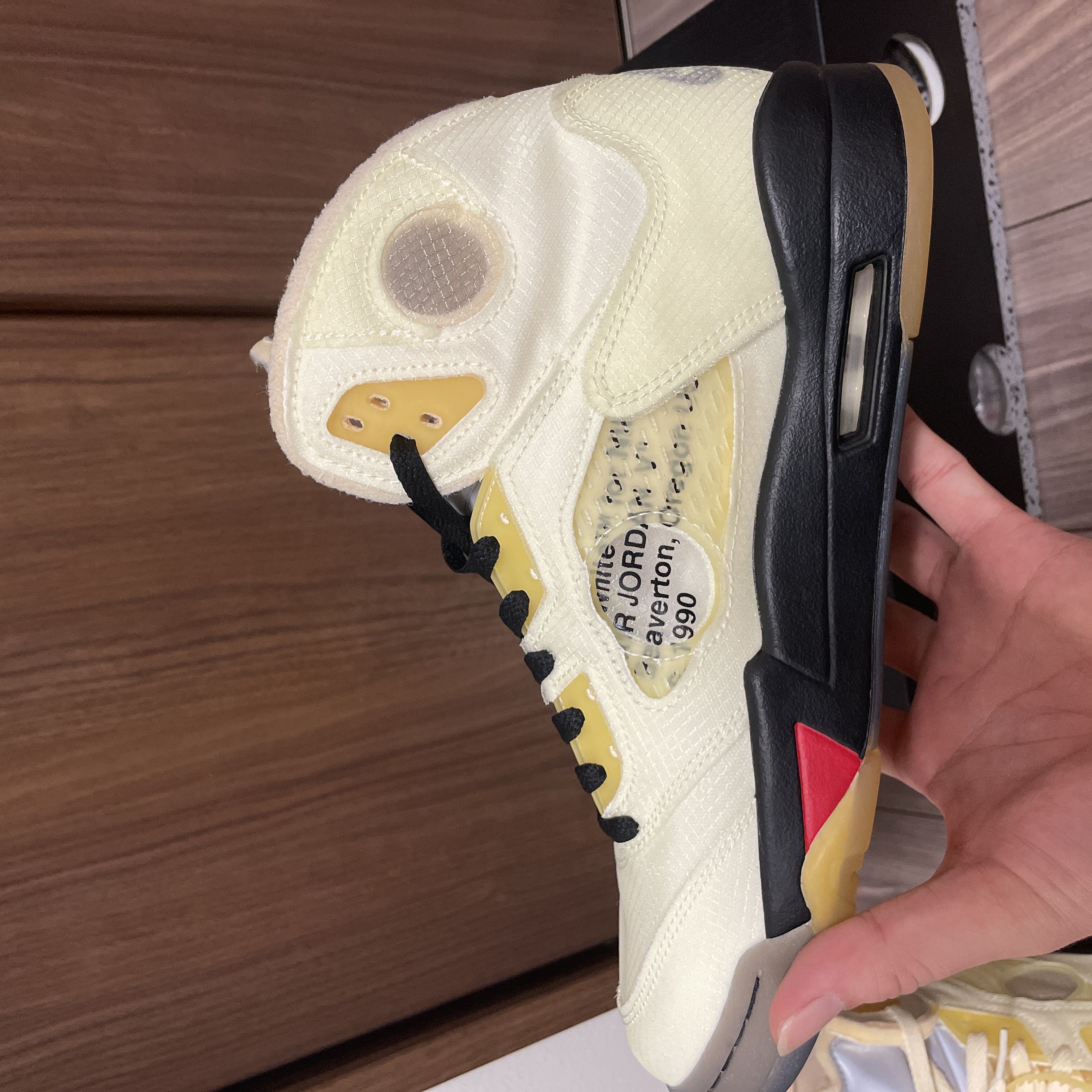 オフホワイト × ナイキ エアジョーダン 5レトロ Sp セイル/モスリンホワイトブラック CV9388-100 28cm