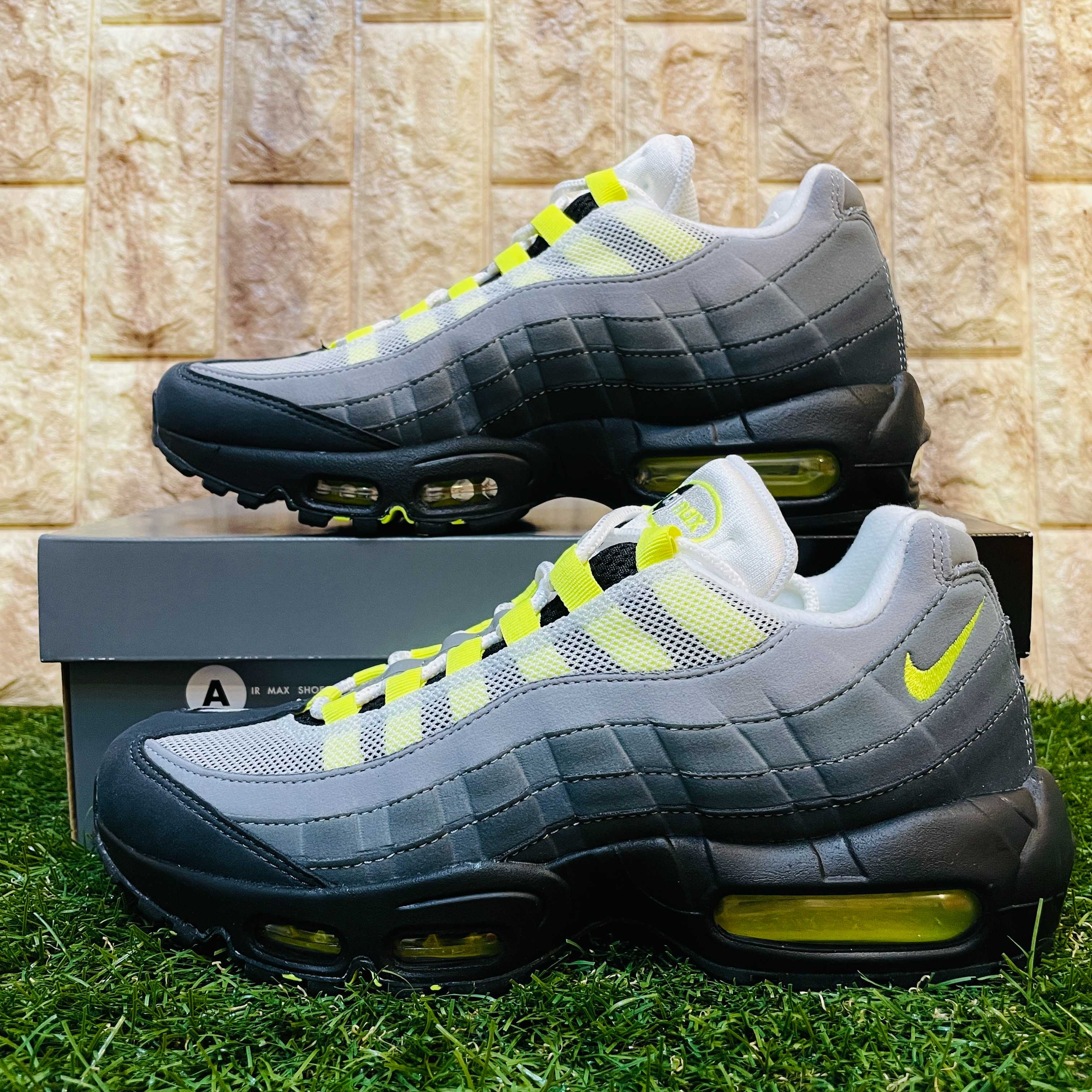 NIKE AIR MAX 95 OG NEON VOLT イエローグラデ