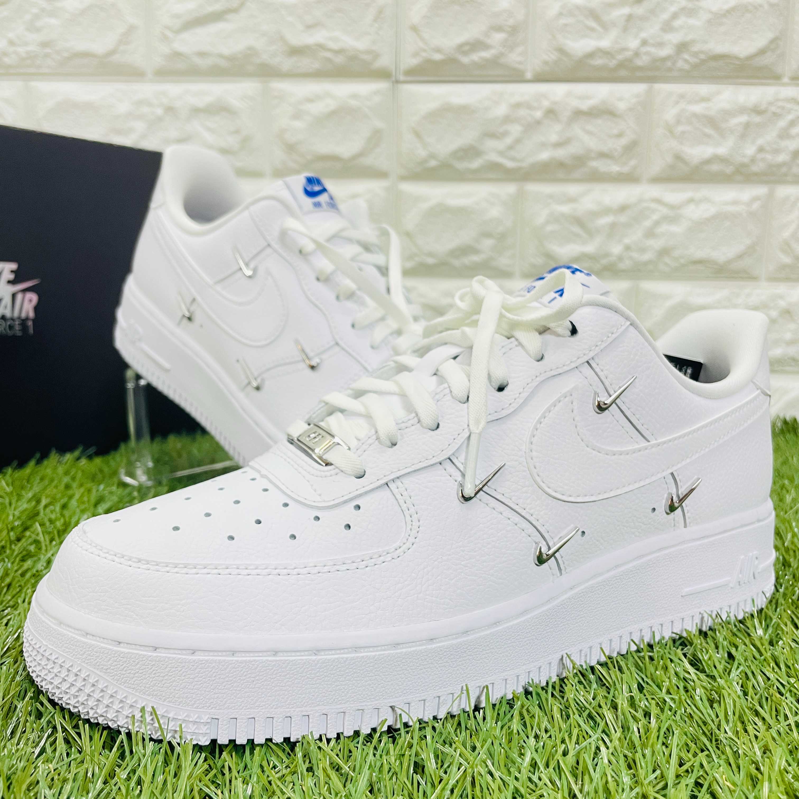 即決 ナイキ ウィメンズ エアフォース1 ロー '07 LX シスターフッド Nike WMNS Air Force 1 Low 白 ホワイト  25.5cm 送料込み CT1990-100の通販 こーりん（1296757533） | magi -トレカ専用フリマアプリ-