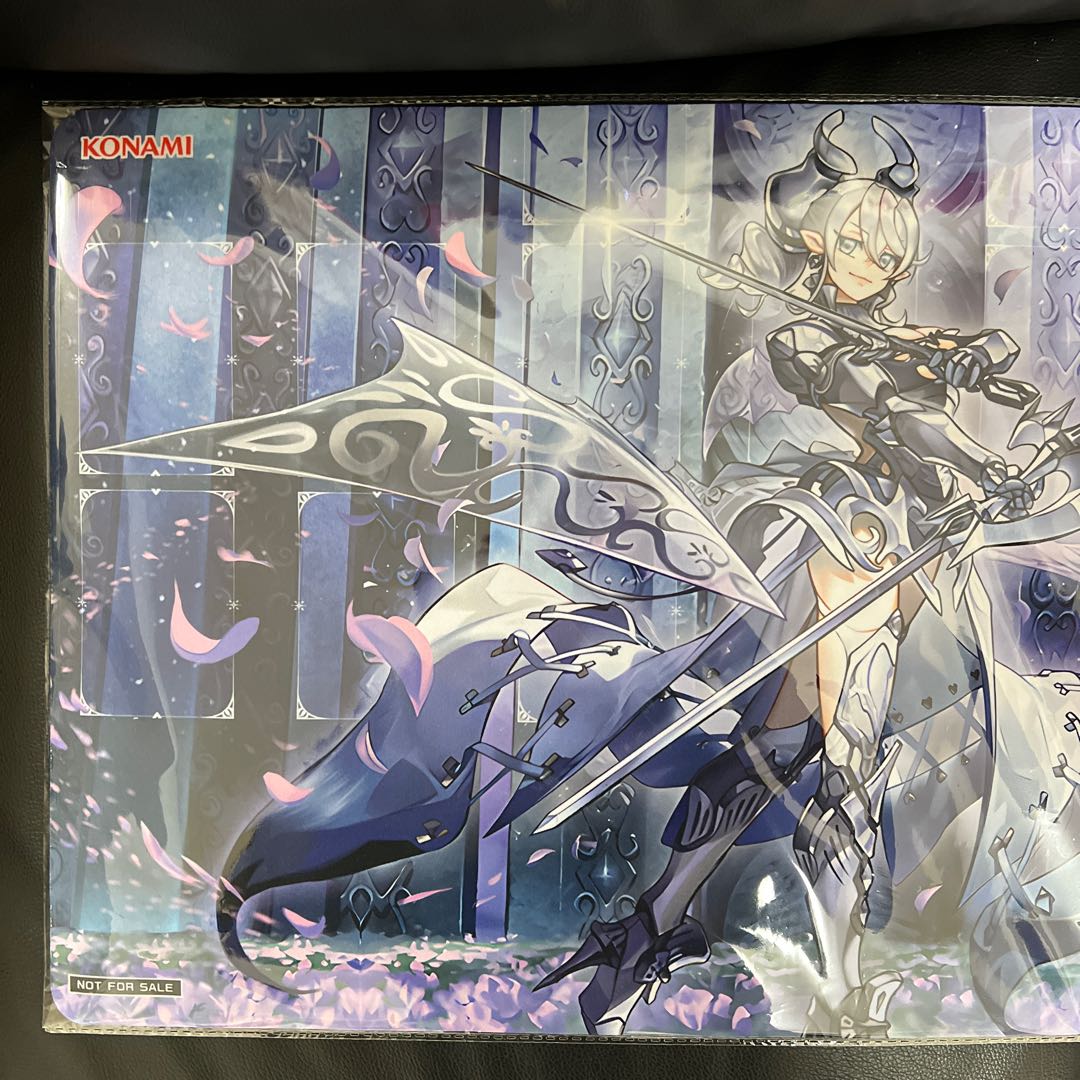 Yu-Gi-Oh! Playmat White Wolf Wolf of the Labyrinth Castle
