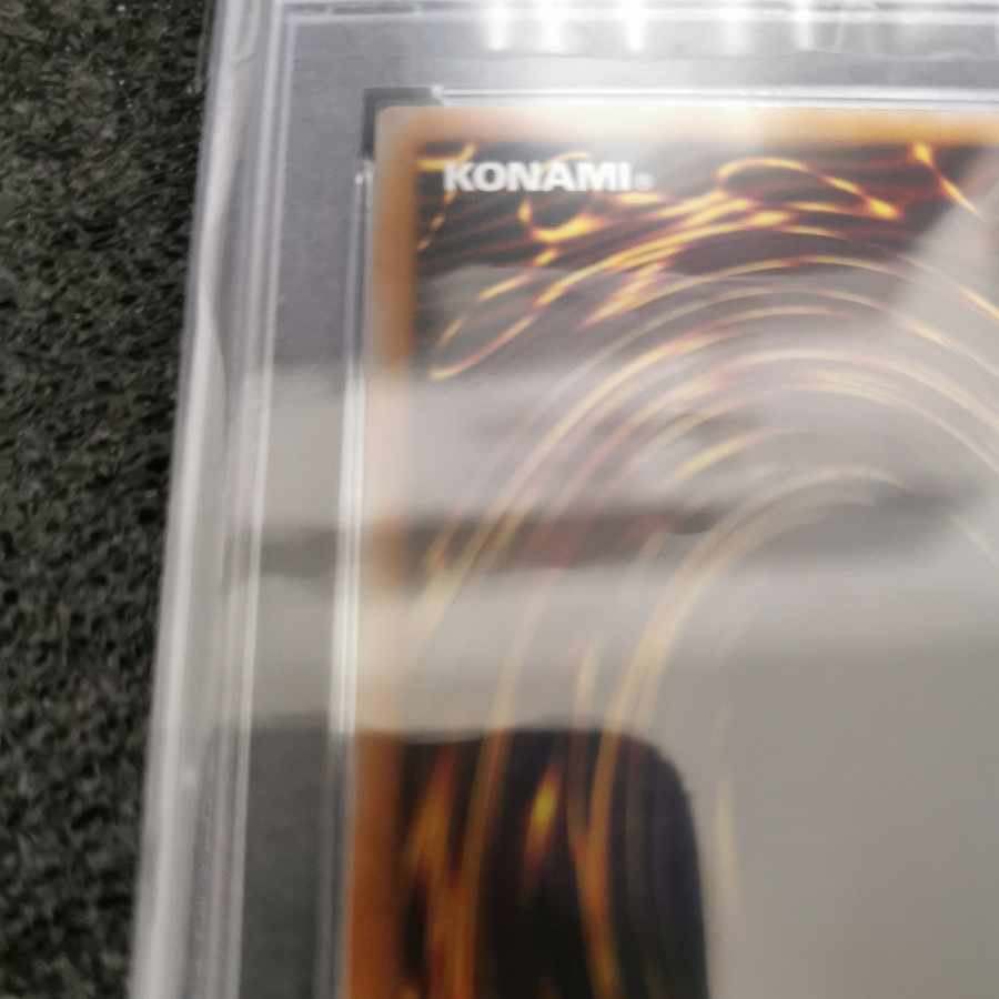 Blue-Eyes White Dragon Ultimate Rare Relief psa9