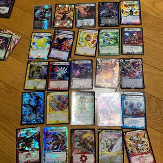 昔を振り返れるカードたち。