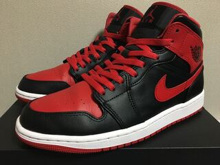 ナイキ エアジョーダン1 ミッド "ブレッドトゥ" ブラック/ファイヤーレッド/ホワイト DQ8426-060 26.5cm