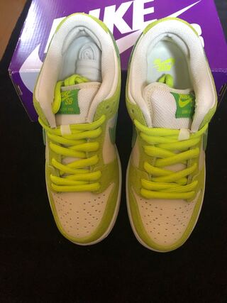 ナイキダンクローグリーンアップル 23.5cm