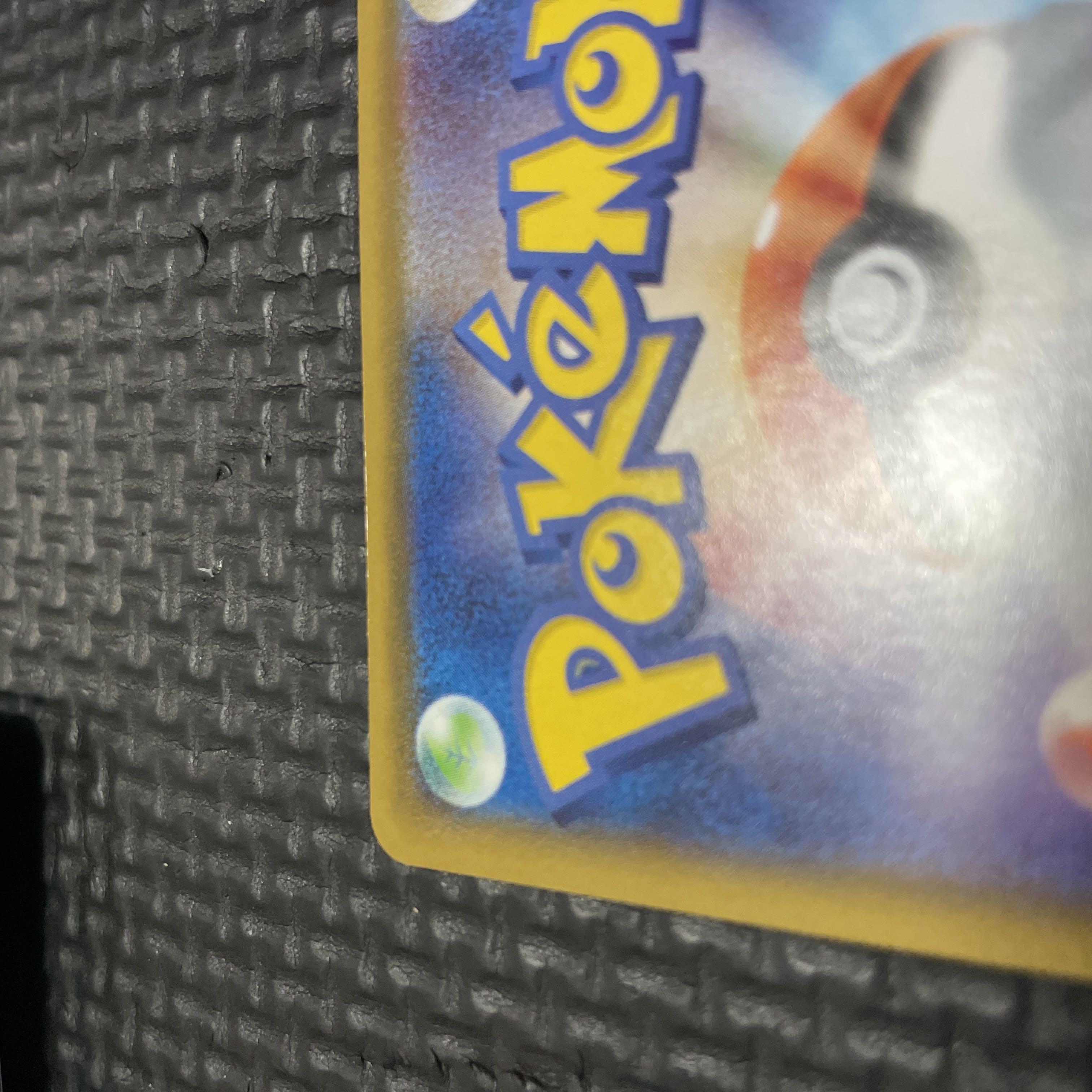 2 Glint SR 246/172 in Elesa 1 Mew UR