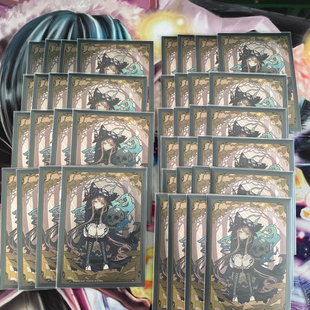 40 DominaArt sleeves