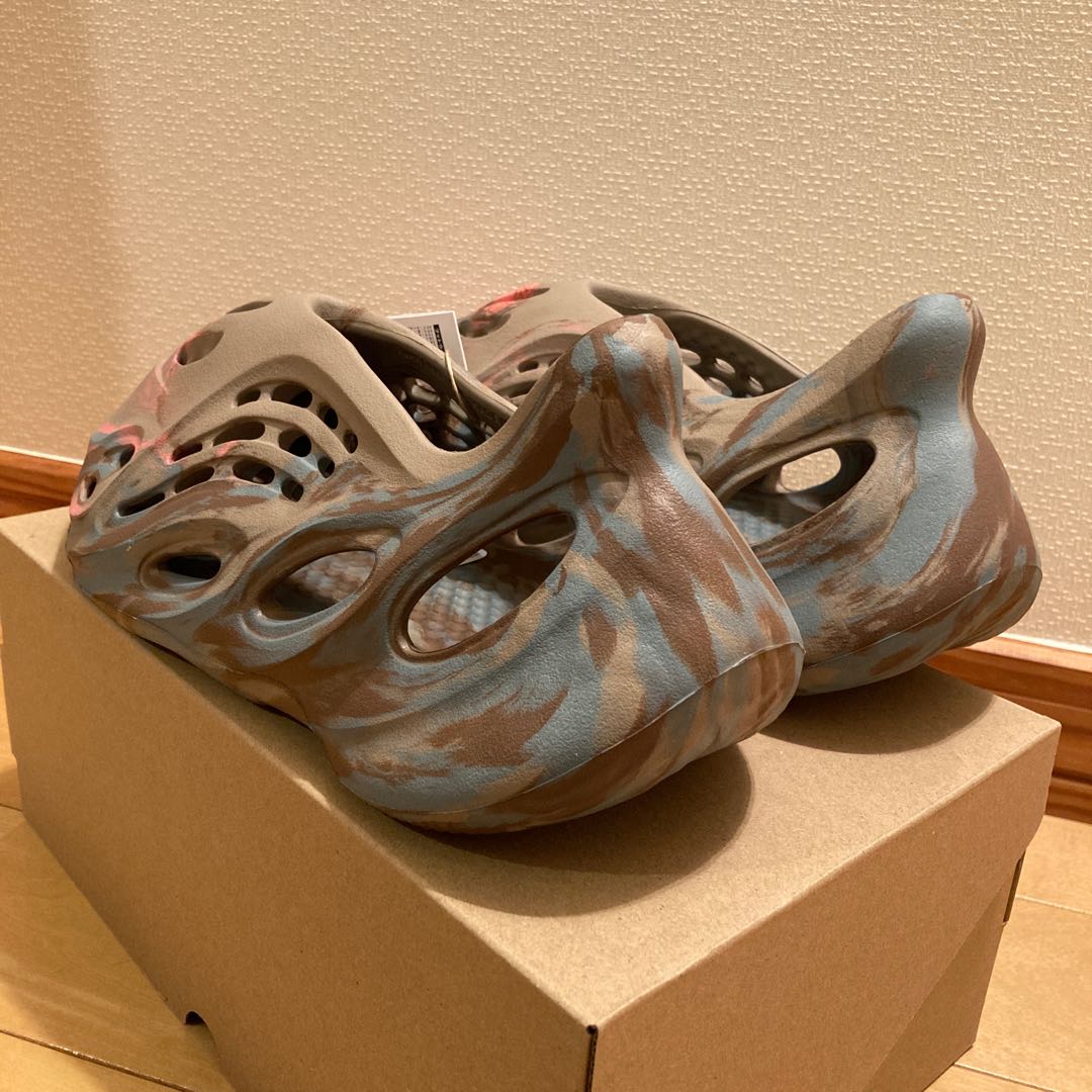 adidas YEEZY Foam Runner