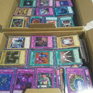 送料無料遊戯王カードダンボール2箱大量引退セット