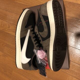 トラヴィス・スコット×ナイキ エアジョーダン1 ロー "ダークモカ" ダークモカ/ブラック 26.5cm
