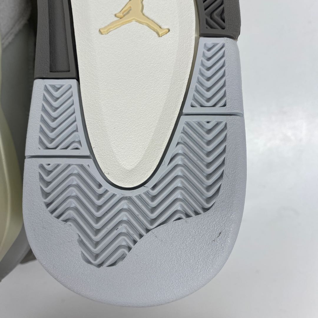 ナイキ エアジョーダン4 レトロ SE "クラフト" フォトンダスト/ペールバニラ 28.5cm