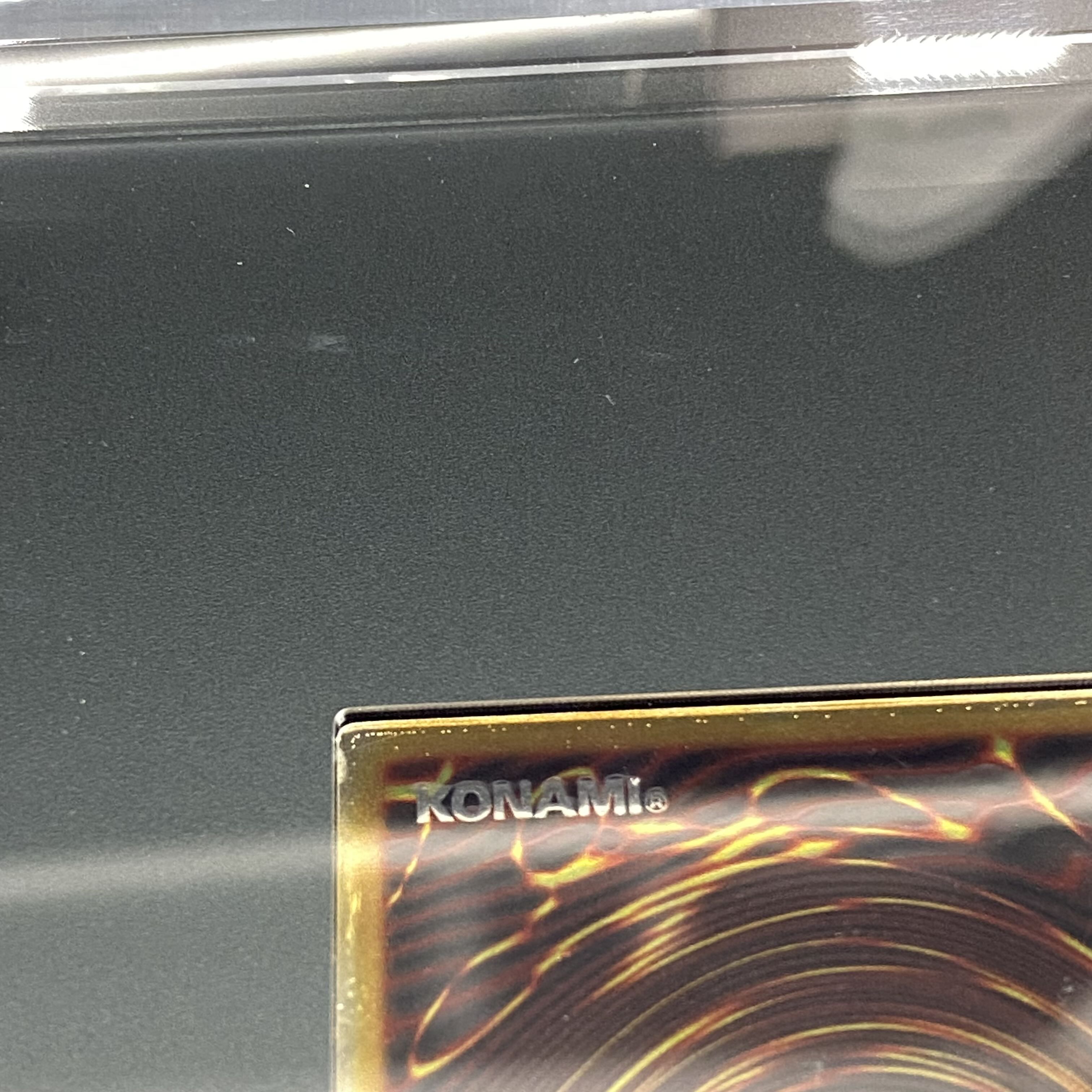 No,292EU Platinum Blue-Eyes White Dragon complete with accessories Platinum Blue-Eyes White Dragon