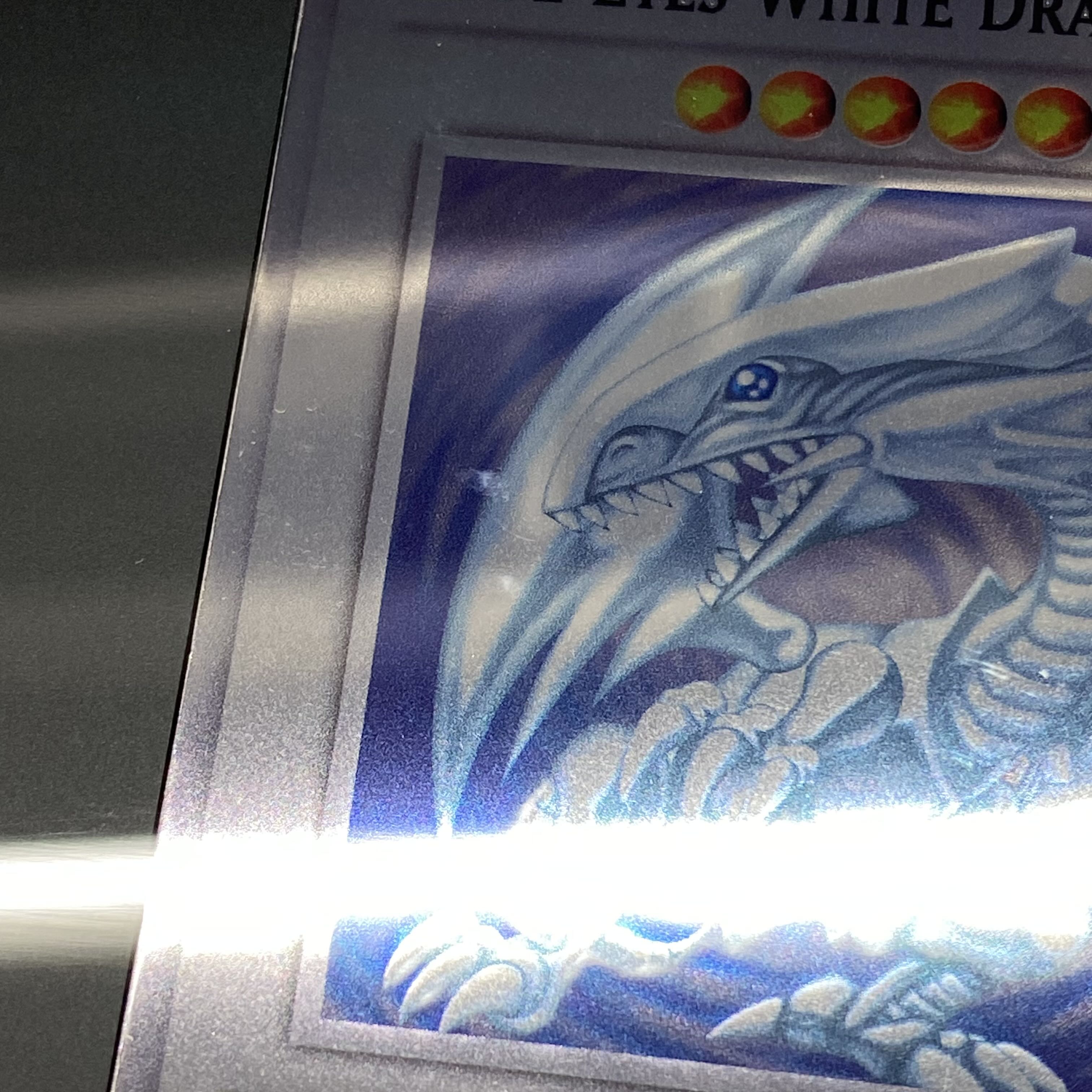 No,292EU Platinum Blue-Eyes White Dragon complete with accessories Platinum Blue-Eyes White Dragon