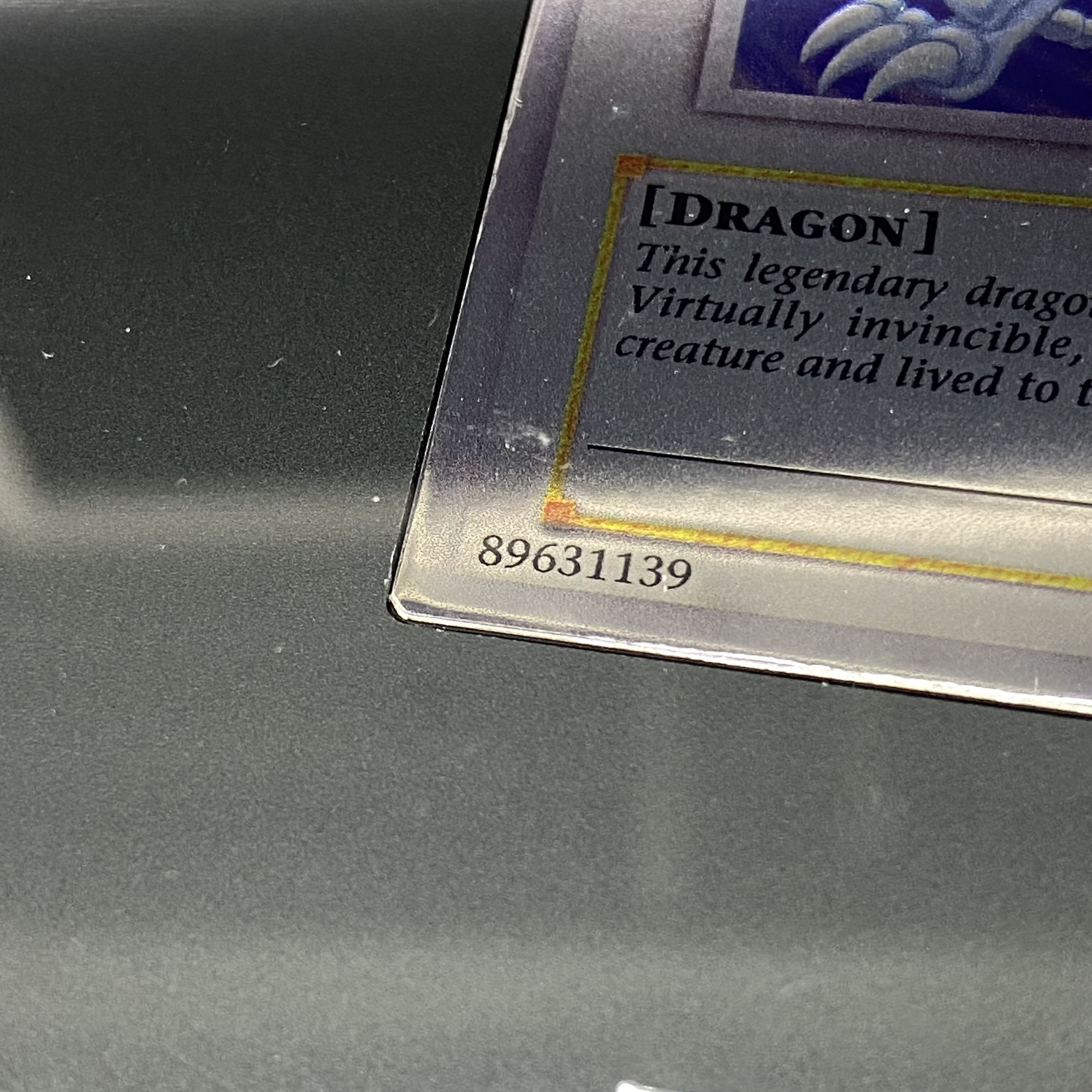 No,292EU Platinum Blue-Eyes White Dragon complete with accessories Platinum Blue-Eyes White Dragon