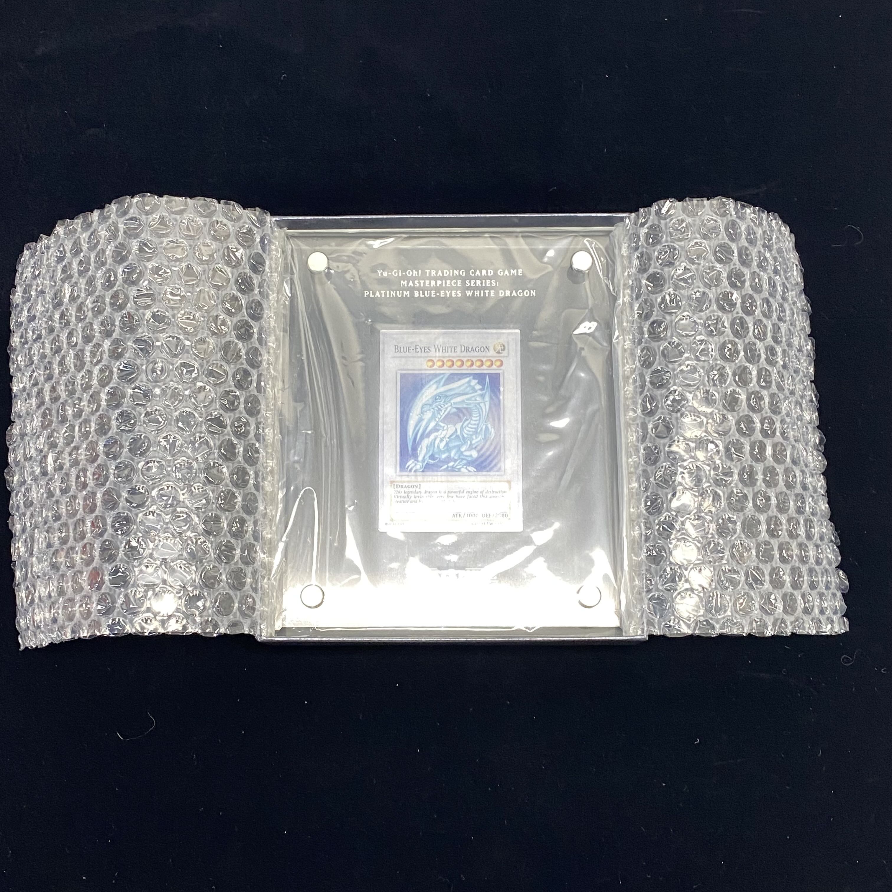 No,292EU Platinum Blue-Eyes White Dragon complete with accessories Platinum Blue-Eyes White Dragon