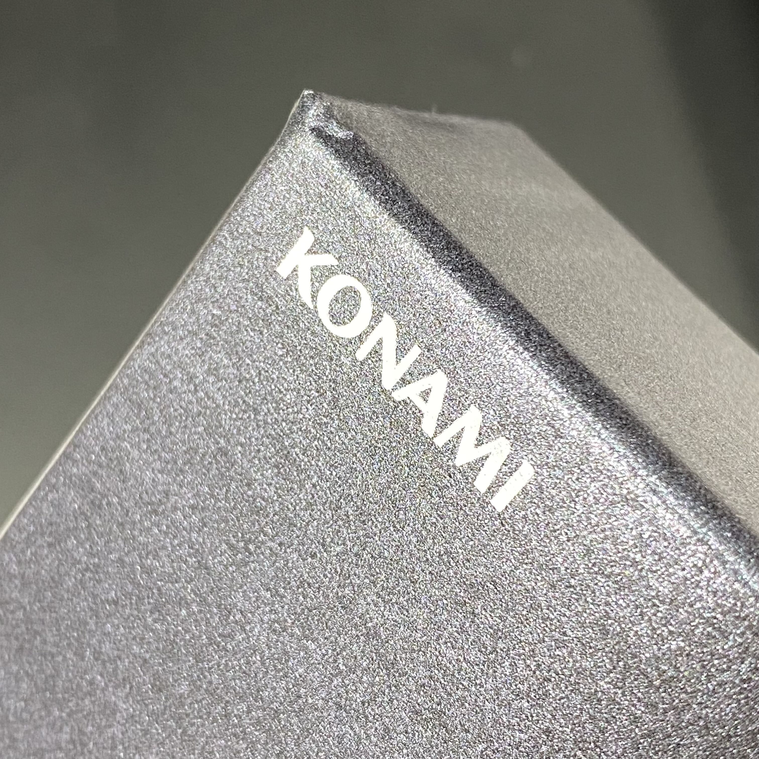 No,292EU Platinum Blue-Eyes White Dragon complete with accessories Platinum Blue-Eyes White Dragon