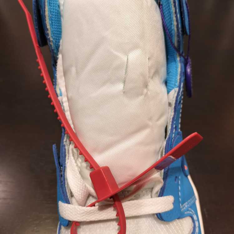 オフホワイト×ナイキ エアジョーダン1 ハイ UNC "ダークパウダーブルー" ホワイト/ダークパウダーブルー/コーン 26cm