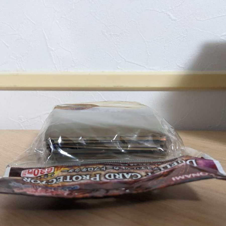 Rare, brand new, unopened] Official Yu-Gi-Oh OCG Due Squirrelt Card Protekter Sleeve Holographic Gold Gold Duel Monsters