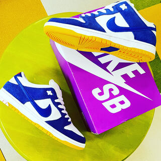 ナイキ SB ダンク ロー "ロサンゼルス ドジャース" ディープ ロイヤル ブルー/ホワイトスポーツ レッドガム ライト ブラウン 28.5cm