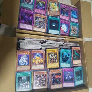 遊戯カード引退ダンボール2箱セット